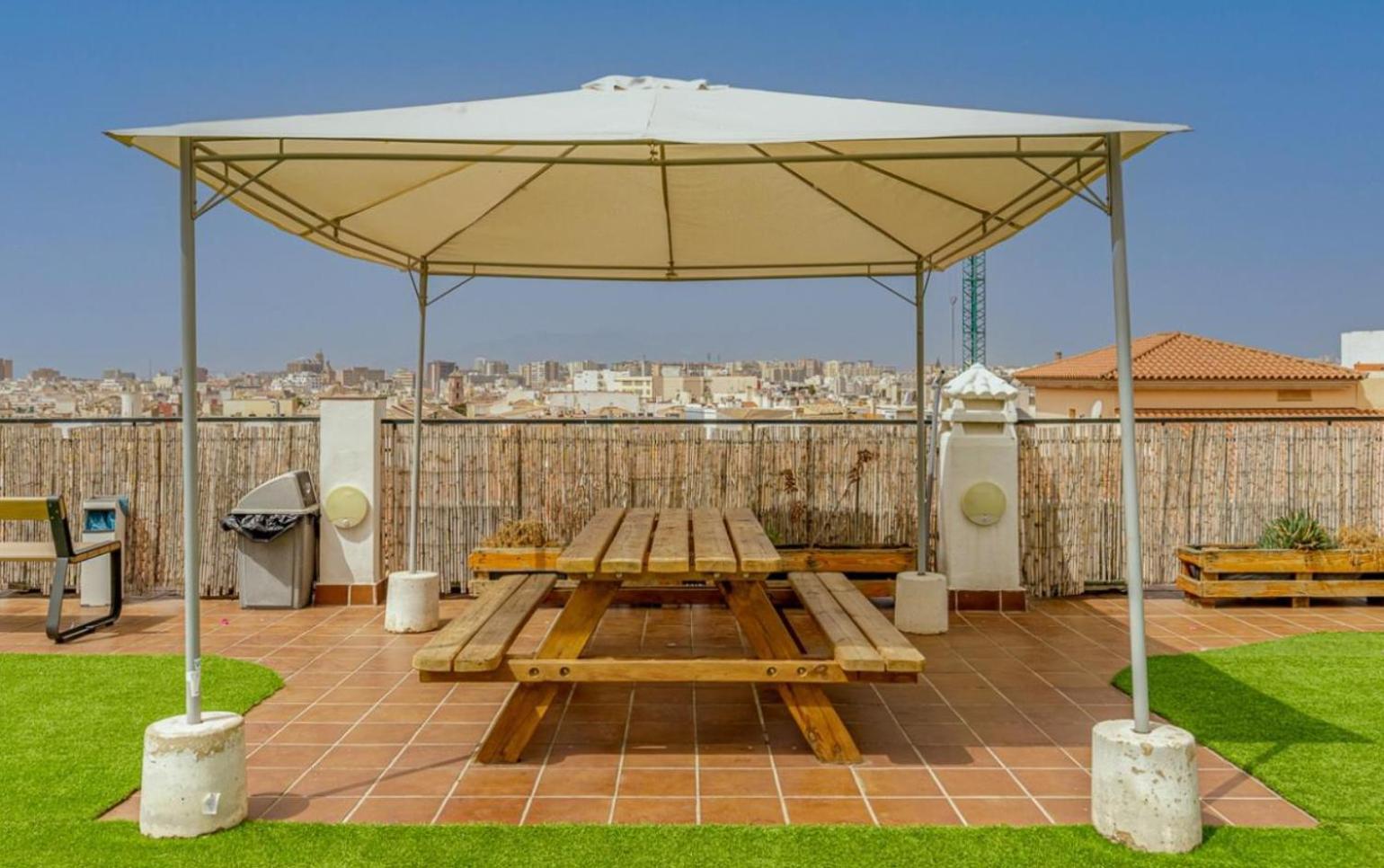 Apartamento Centrico La Merced - Free Parking & Free Gym Málaga Extérieur photo